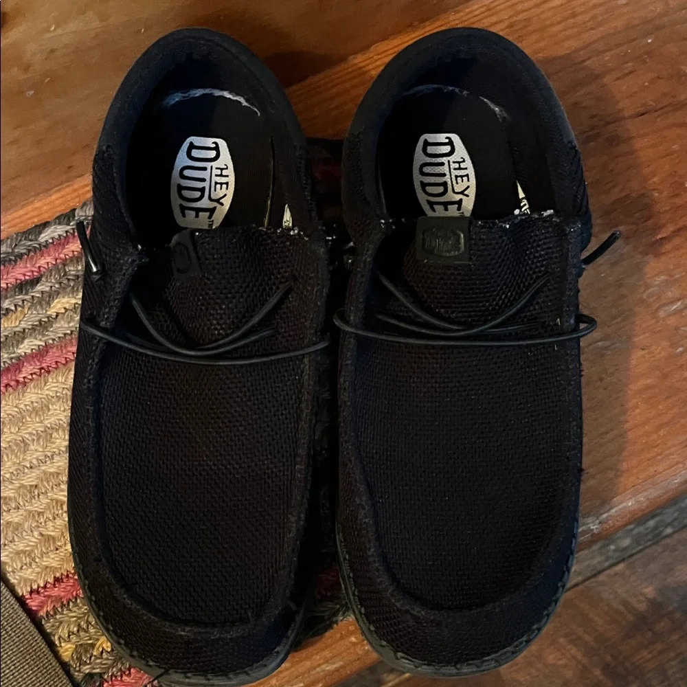 Hey Dude BOYS Black Loafers size 6 - Picture 7 of 7